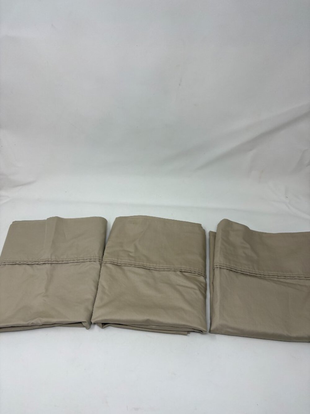Kirkland Signature 3 Queen Pillowcases 540TC Cotton Khaki Beige 20x32